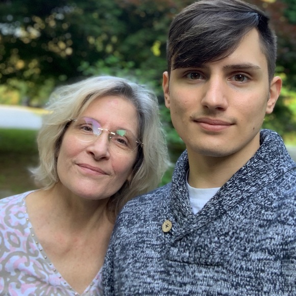 Meet your Posher, Roxy - Picture 3 of 6